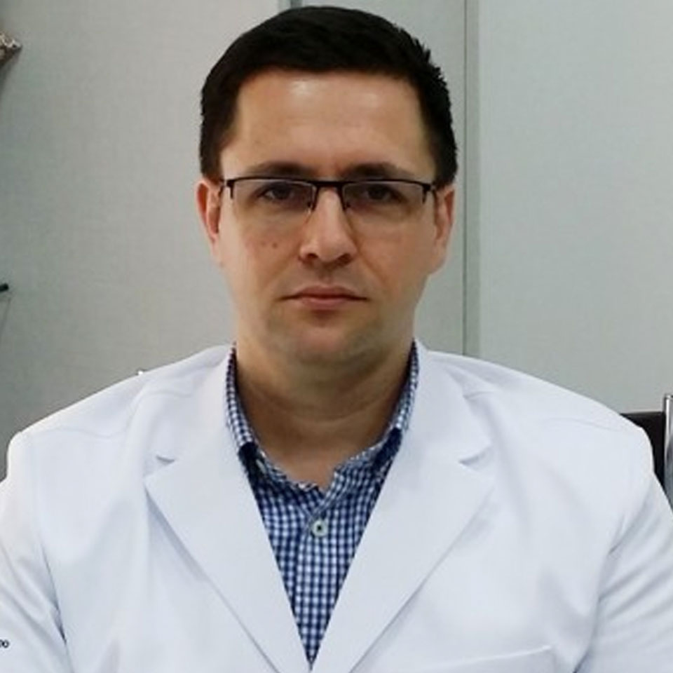 Dr. Marcio Mezzomo